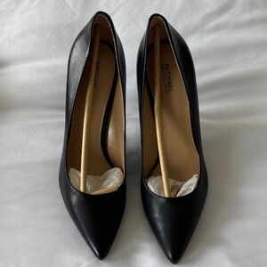 SOLD - MICHAEL Michael Kors Black Pointed-Toe Leather Pumps